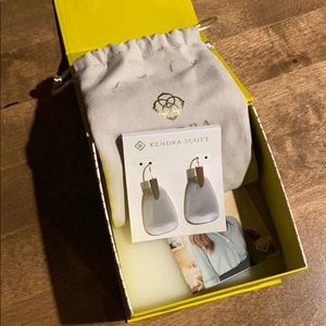 Kendra Scott drop earrings